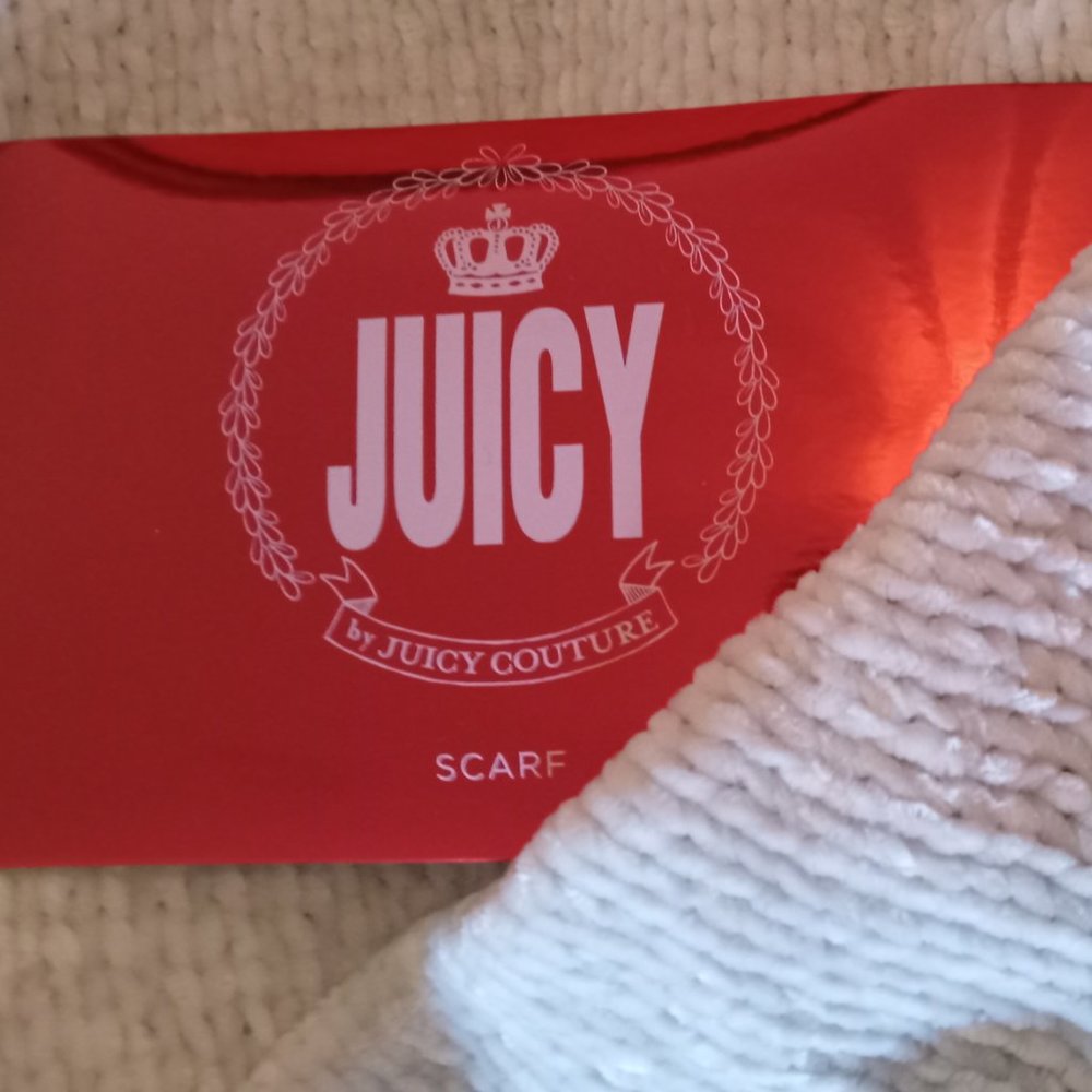 Juicy Couture Winter SCARVES